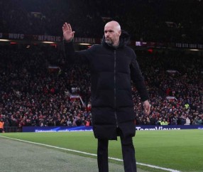 滕哈赫：再赢4场就能夺冠，期待对垒利物浦